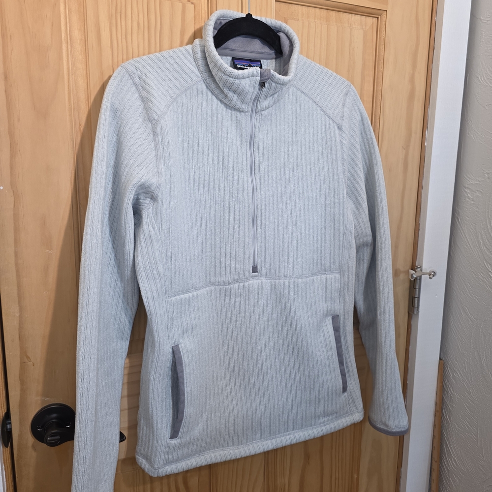 Patagonia Women's Light Gray Half Zip-Up Sweater